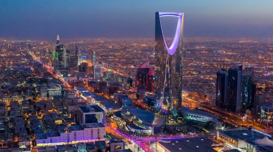 ¿Es Arabia Saudita una manera de invertir en petróleo?